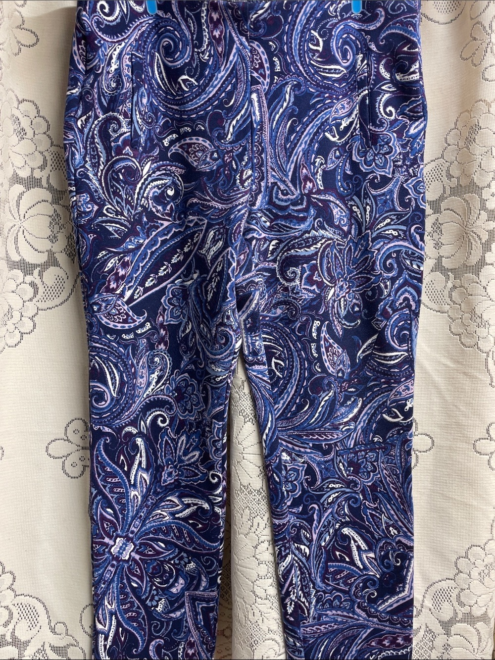 Chico's Woman’s Navy & Purple Paisley Leggings Size Large
